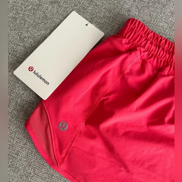 NWT Lululemon Athletica Red Athletic Shorts Lightweight Elastic Waist - Picture 3 of 5